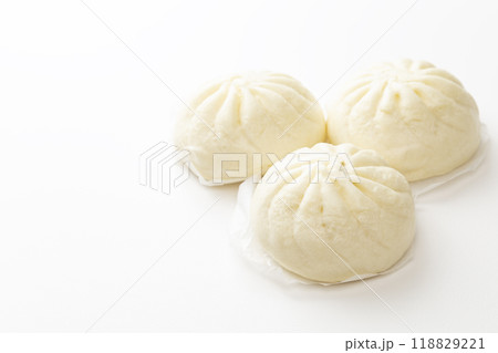 白背景に中華まん 白背景に中華まん 118829221