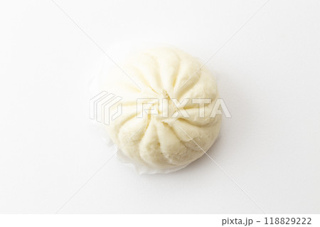 白背景に中華まん 118829222