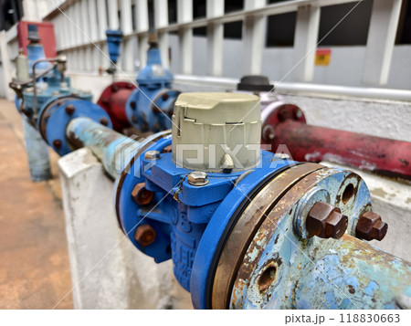 A collection of pipes is interconnected with each other 118830663