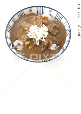 ビーフカレー丼を白背景で撮影 ビーフカレー丼を白背景で撮影 118832104