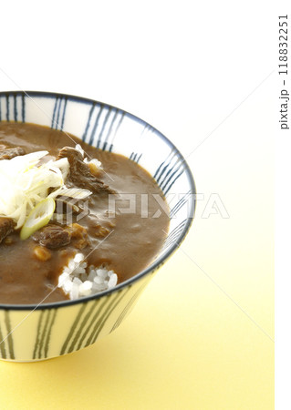 ビーフカレー丼 118832251