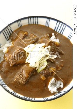 ビーフカレー丼 ビーフカレー丼 118832258