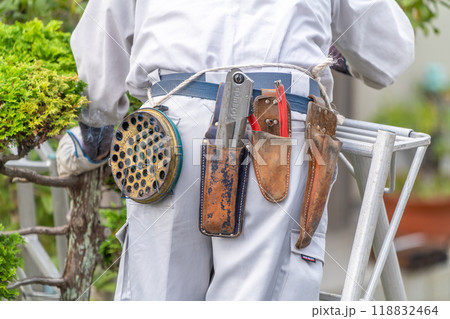 植木屋　腰袋　造園　腰道具　職人　植木鋏　剪定鋏　小型ノコギリ　蚊取り線香 118832464