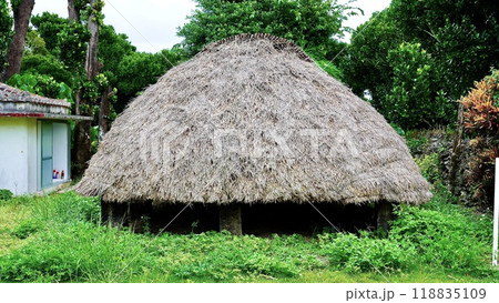 沖縄県伊是名村伊是名島の神アサギ(附拝所) 沖縄県伊是名村伊是名島の神アサギ(附拝所) 118835109