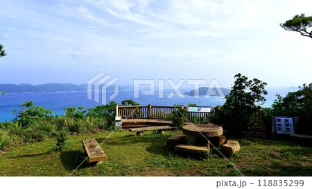 慶良間諸島座間味島の高月山展望台から見える風景 118835299