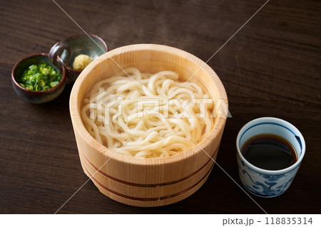 釜揚げうどん 118835314