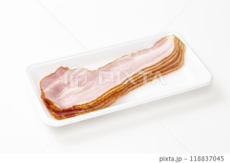 白背景にベーコンスライス 118837045