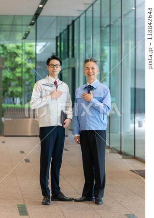 作業服のの男性　ポートレート 118842648