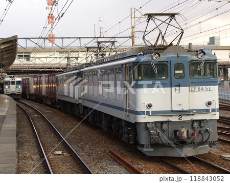 八王子駅に停車するEF64-51号機牽引の貨物列車(2459レ)_2008/2/16撮影 八王子駅に停車するEF64-51号機牽引の貨物列車(2459レ)_2008/2/16撮影 118843052