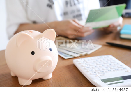 貯金、貯蓄、投資イメージ 貯金、貯蓄、投資イメージ 118844487