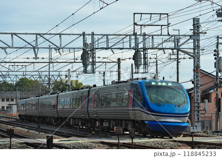 山崎駅を通過する特急スーパーはくと 118845233