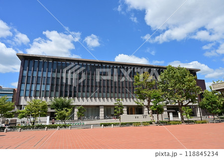 岡山県立図書館の外観 118845234