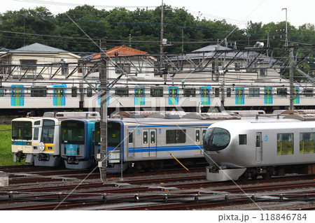小手指車両基地に留置中の小田急8000形電車(西武鉄道サステナ車両・譲受車両一号) 小手指車両基地に留置中の小田急8000形電車(西武鉄道サステナ車両・譲受車両一号) 118846784