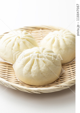 白背景に中華まん 白背景に中華まん 118847087