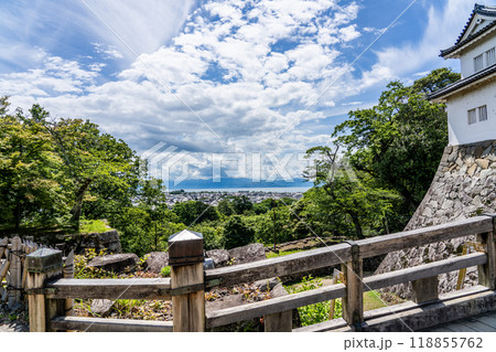 彦根城内の景色 118855762