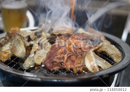 ビヤガーデンの焼肉 118858012