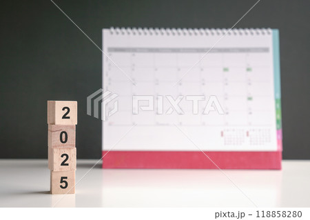 2025 on wood cubes and calendar 2025 on wood cubes and calendar 118858280