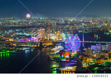 花火大会の日の大阪の夜景 118858315