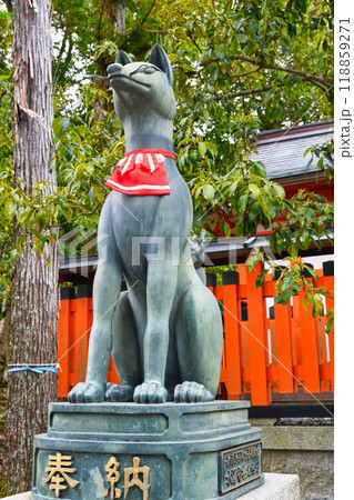 京都 伏見稲荷大社 狛狐(京都府京都市伏見区) 京都 伏見稲荷大社 狛狐(京都府京都市伏見区) 118859271