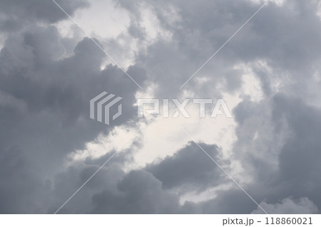 Sky is overcast, storm is coming, rain is about to fall. Sky is overcast, storm is coming, rain is about to fall. 118860021