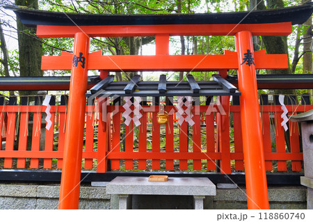 京都 伏見稲荷大社の摂社 大八嶋社(京都府京都市伏見区) 京都 伏見稲荷大社の摂社 大八嶋社(京都府京都市伏見区) 118860740