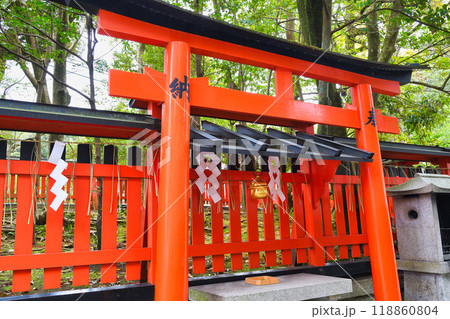 京都 伏見稲荷大社の摂社 大八嶋社(京都府京都市伏見区) 京都 伏見稲荷大社の摂社 大八嶋社(京都府京都市伏見区) 118860804