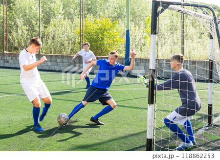 Football game - sharp moments in scoring area 118862253