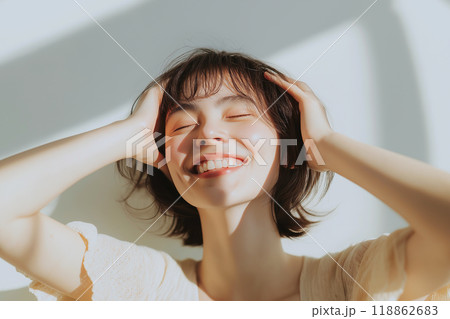 女性の美容イメージ（スキンケア・ヘアケア・ヘッドスパ） 118862683