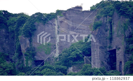 千葉県にある鋸山の全体写真 千葉県にある鋸山の全体写真 118862937