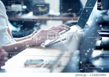 オフィスでのビジネスシーン、IT企業、ビジネスシーン、オフィスワーク、デジタルネットワークイメージ 118863060