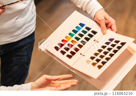 beauty parlor 118863210