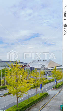 【千葉県・海浜幕張】幕張メッセ(メッセ大通り)風景|国際展示場・展示ホールと幕張イベントホール 【千葉県・海浜幕張】幕張メッセ(メッセ大通り)風景|国際展示場・展示ホールと幕張イベントホール 118863372