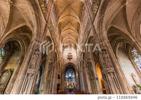 Church of Vernon, France, interiors 118869846