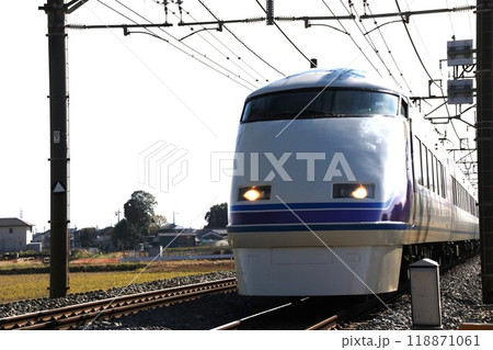 東武鉄道の特急スペーシアの電車 118871061