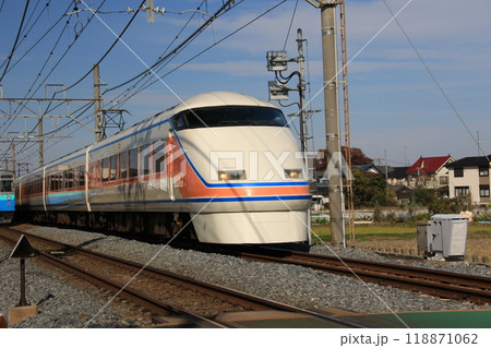 東武鉄道の特急スペーシアの電車 118871062