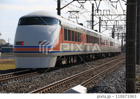 東武鉄道の特急スペーシアの電車 118871063