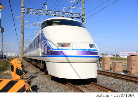 東武鉄道の特急スペーシアの電車 東武鉄道の特急スペーシアの電車 118871064