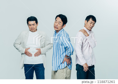 ミドルの男性 118871261