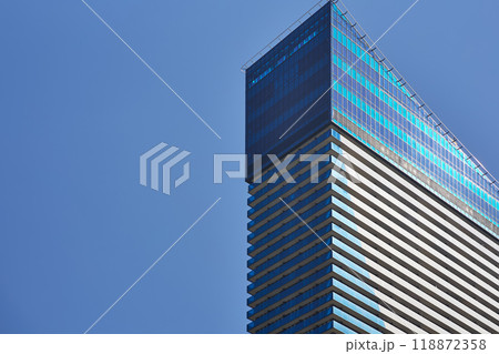 Modern office building. Architectural detail of modern building. Business concept of successful industrial architecture. 118872358