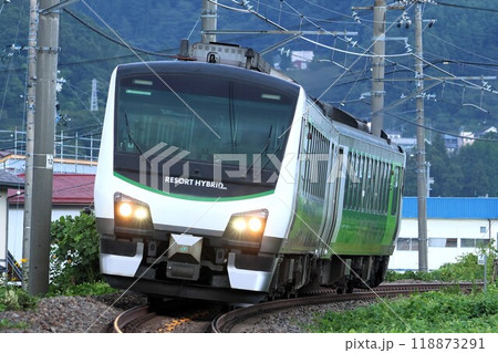 【JR東日本】HB-E300系 快速「リゾートビュー諏訪湖 」(中央本線:下諏訪〜岡谷) 【JR東日本】HB-E300系 快速「リゾートビュー諏訪湖 」(中央本線:下諏訪〜岡谷) 118873291