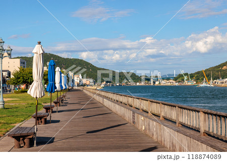 尾道駅前公園の風景(広島県尾道市) 尾道駅前公園の風景(広島県尾道市) 118874089