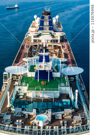 長崎港客船入港（Celebrity Millennium）女神大橋から【長崎市】 118876998