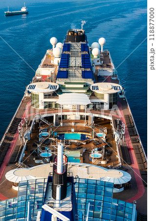 長崎港客船入港（Celebrity Millennium）女神大橋から【長崎市】 118877000