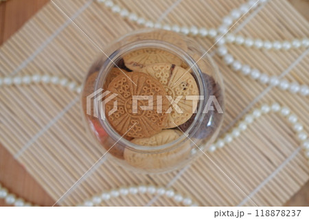 Sandwich cookies in jar Sandwich cookies in jar 118878237