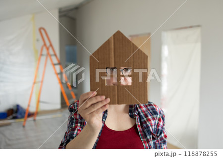 An Innovative and Creative Home Renovation Concept Utilizing a Cardboard Model Design 118878255
