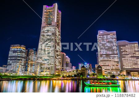 日本の横浜都市景観 10月。桜木町駅前の横浜ランドマークタワーやみなとみらいの街を望む=1日 日本の横浜都市景観 10月。桜木町駅前の横浜ランドマークタワーやみなとみらいの街を望む=1日 118878482