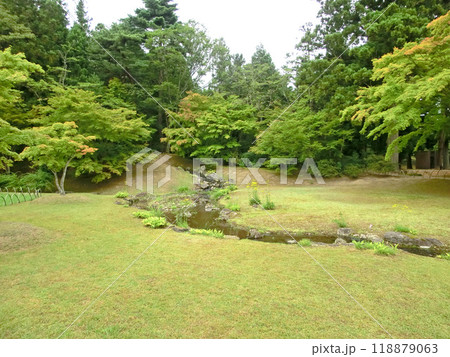 毛越寺の遣水（岩手県西磐井郡平泉町） 118879063