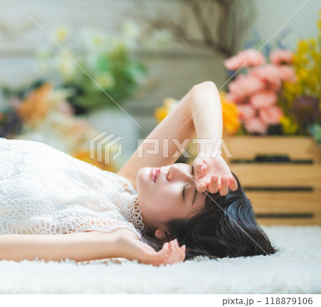 女性ポートレート 118879106