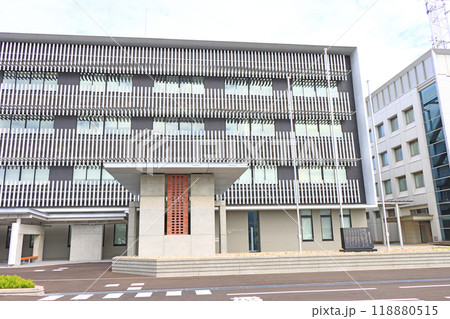 福井県敦賀市、敦賀市役所の風景 118880515