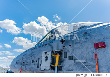 青空と攻撃機 戦闘機 A-10 サンダーボルト 青空と攻撃機 戦闘機 A-10 サンダーボルト 118880623